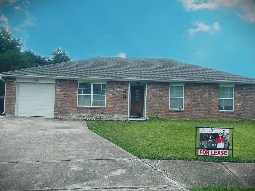 Foto principal - 12202 Wessex Dr