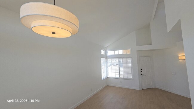 Foto del edificio - 869 Southshore Dr