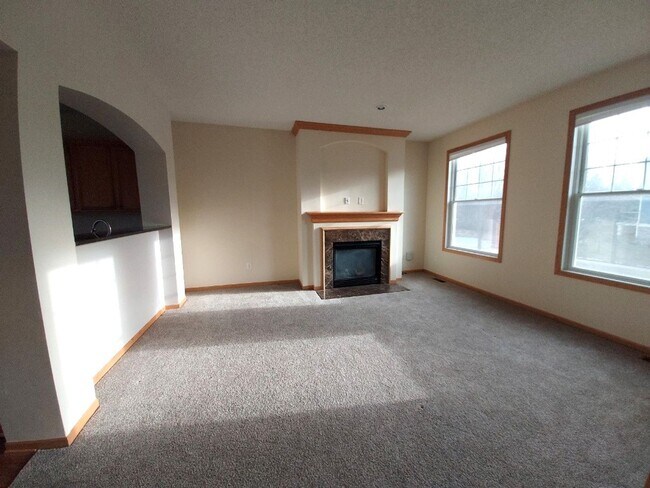 Foto del edificio - Great 3 Bedroom Townhome in Dancing Waters of Woodbury