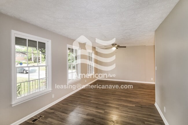 Foto del edificio - 119 Ruby Dr