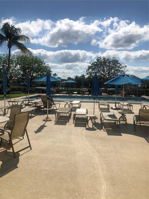 Foto del edificio - 3545 S Ocean Blvd