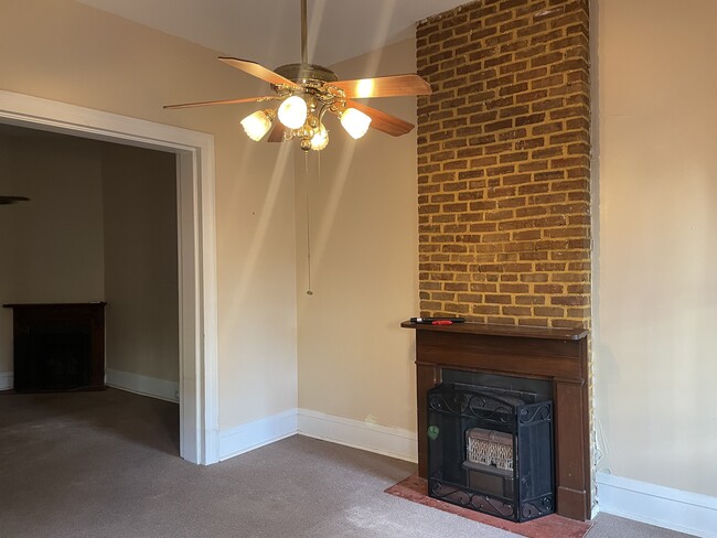 Living room - 4123 Loyola Ave