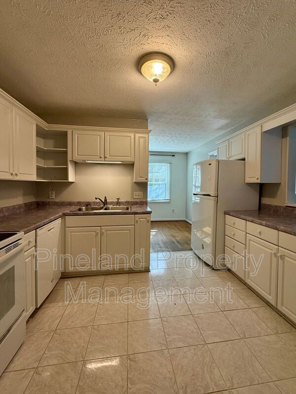 Foto del edificio - 1521 Paisley Ave