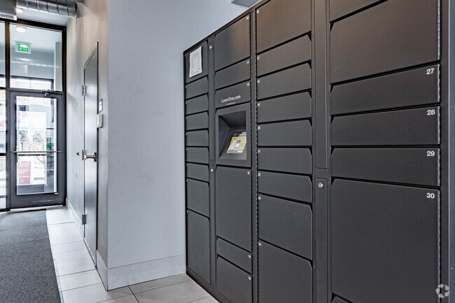 Package Locker - Novo Apartments