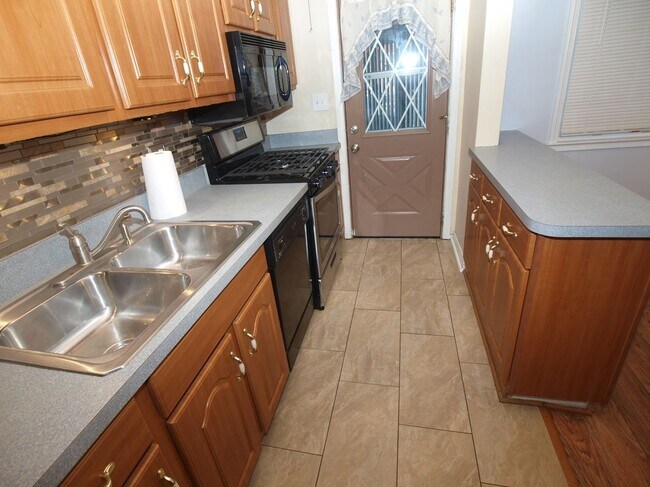 Foto del edificio - 3422 McShane Way