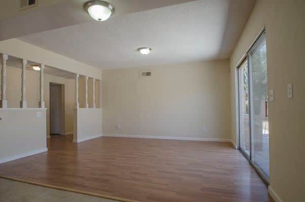 Foto del edificio - 1234 Pumalo St