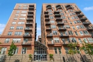 Building Photo - 500 S Clinton St