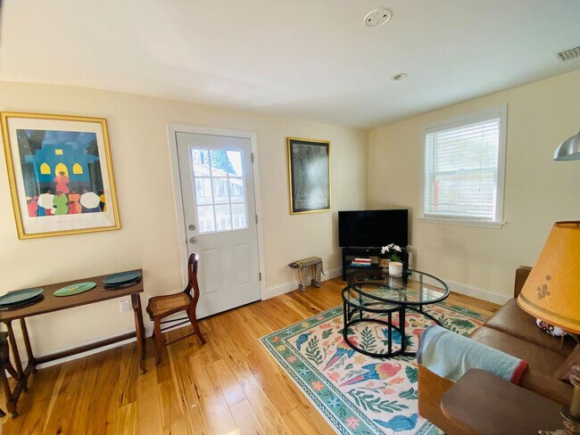 Foto del edificio - 3 Woodland Dr