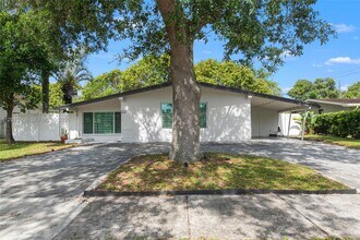 Building Photo - 309 NW 43rd Ave