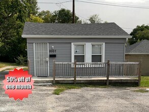 Building Photo - 2007 E 38th St Building Photo - 2007 E 38th St