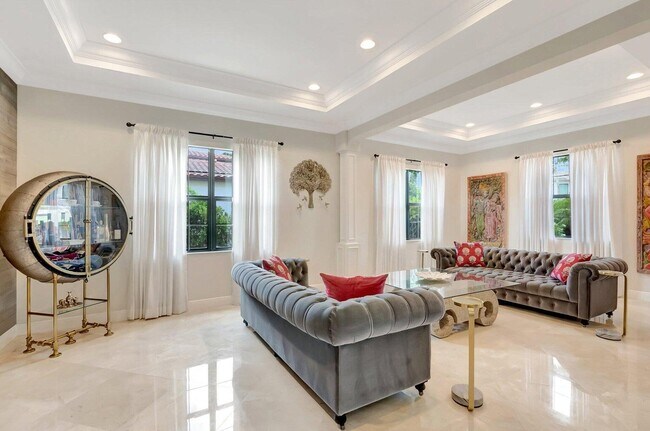 Building Photo - 17710 Cadena Dr