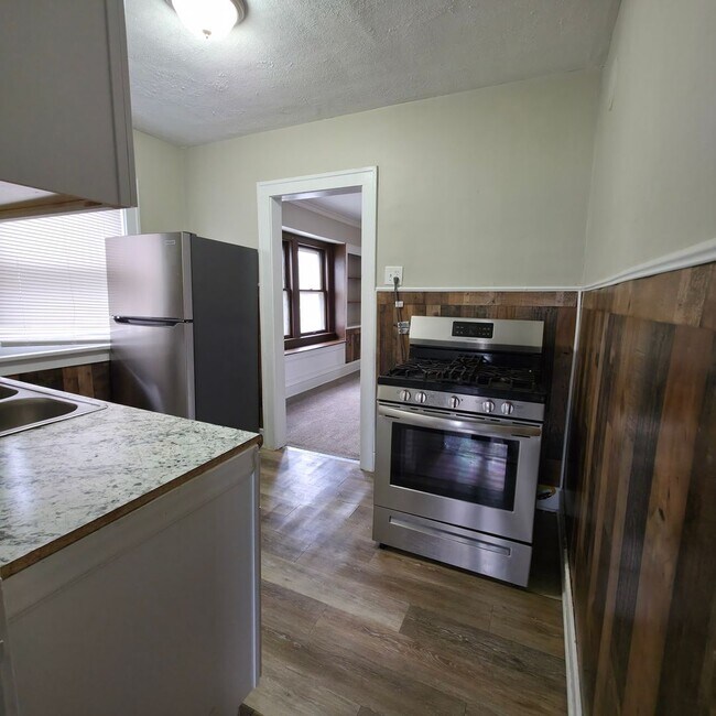 Foto del edificio - 1394 Larchmont Rd