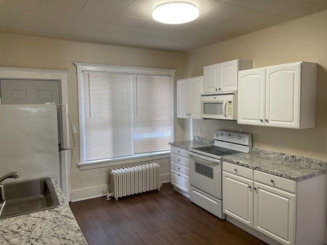 Foto del edificio - 335 S Park St