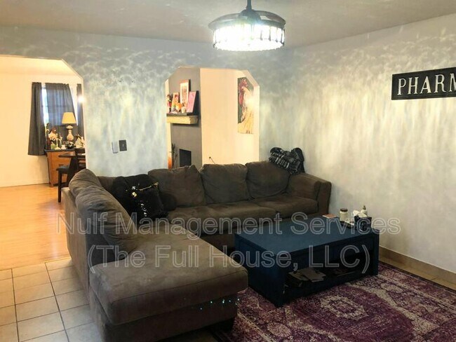 Foto del edificio - 3922 Howley St