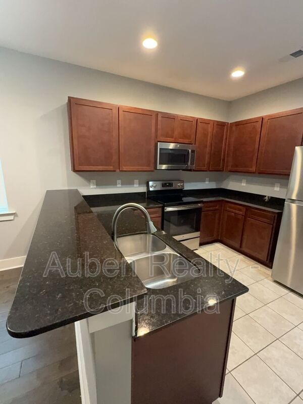 Foto del edificio - 1331 McDuffie Ave