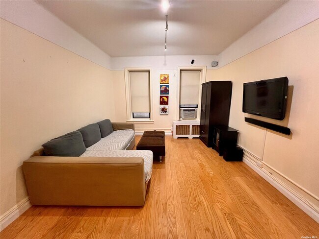 Foto del edificio - 43-30 46th St