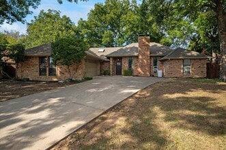 Building Photo - 2208 Timberglen Dr