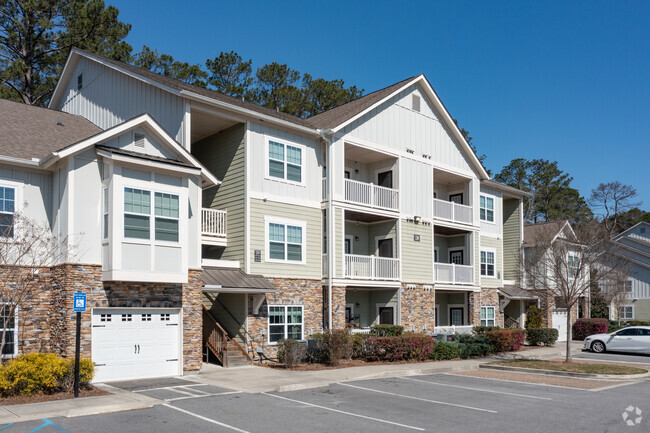 Building Photo - Sterling Creek at Richmond Hill