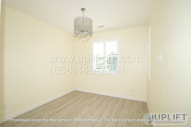 Building Photo - BEAUTIFUL 3 BED 2.5 BATH WITH PERSONAL SPA...