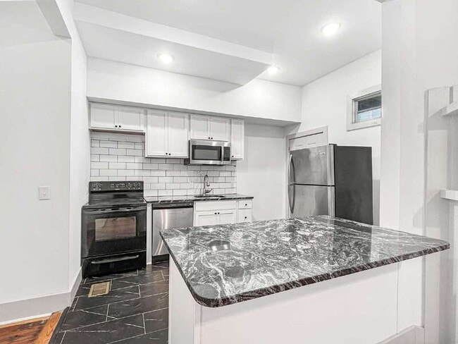 Building Photo - 310 W 42nd St