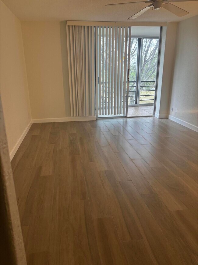 Foto del edificio - 6461 NW 2nd Ave