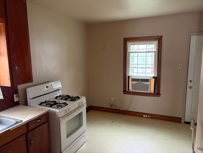 Building Photo - 1117 N 32nd St