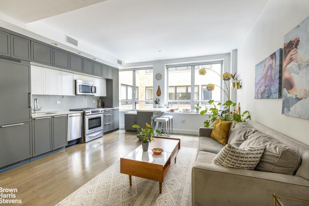 Primary Photo - 432 W 52nd St