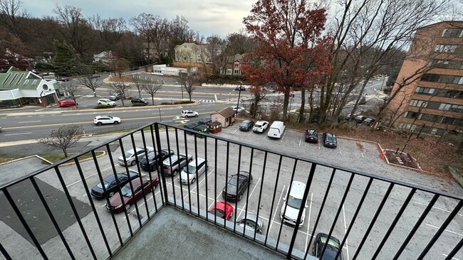 Building Photo - 4401 Cherry Hill Rd