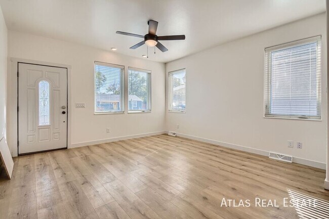 Foto del edificio - 4711-A Columbine St