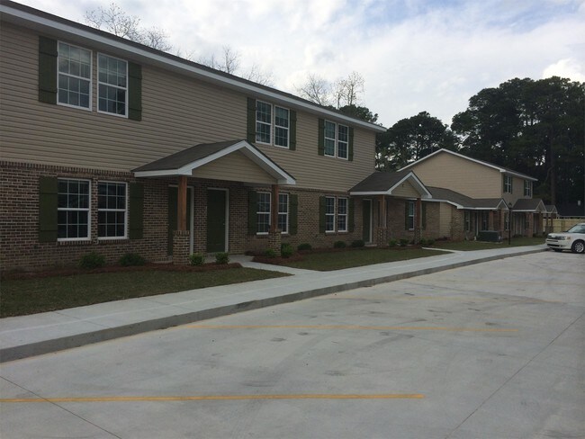 Building Photo - 104 18th St