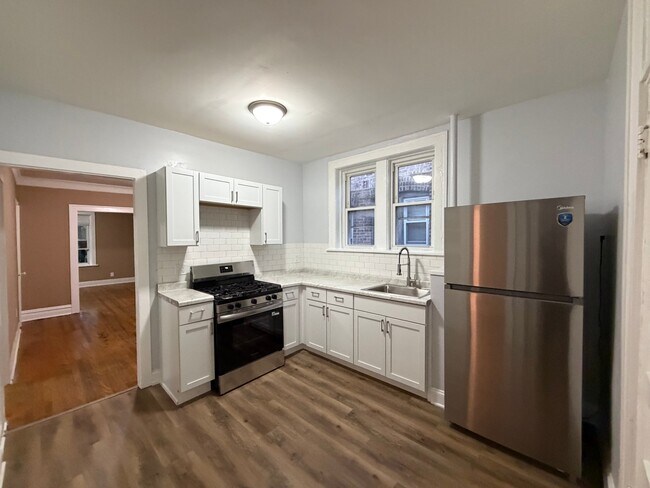 Foto del edificio - 2843 W Berteau Ave