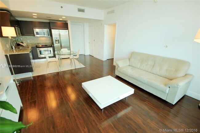 Foto del edificio - 950 Brickell Bay Dr