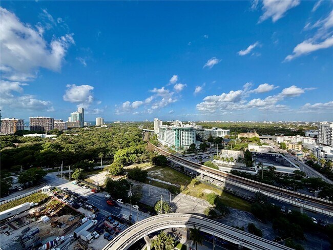 Foto del edificio - 60 SW 13th St