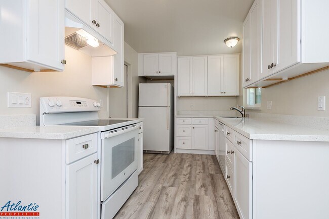 Foto del edificio - Stylish Home | Remodeled | Desirable Location