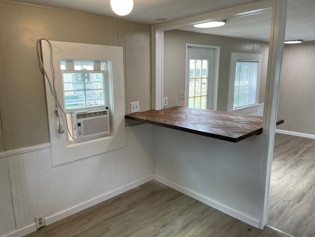 Foto del edificio - 2 BED 1 BATH LOCATED IN EAGLE SPRINGS