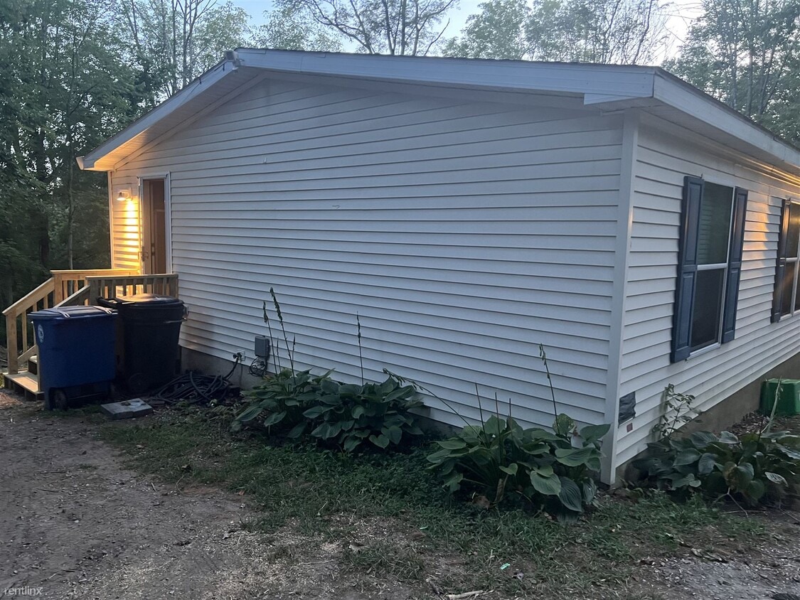 Primary Photo - 3 br, 2 bath Mobile Home - 1320 Manor Rd