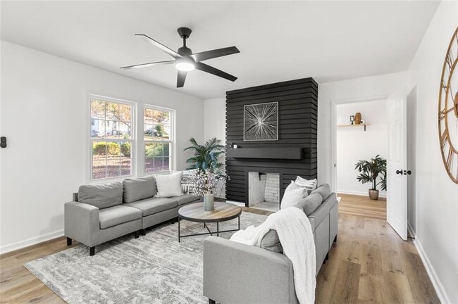 Foto del edificio - 1349 Lockhaven Cir SW