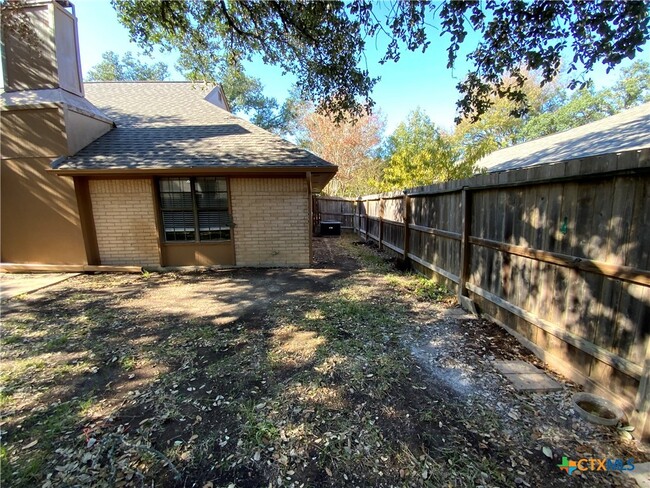 Building Photo - 2429 Canyon Creek Dr