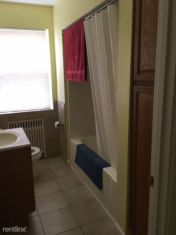 Foto del edificio - 2 br, 1 bath Apartment - 408 Eaton Ave