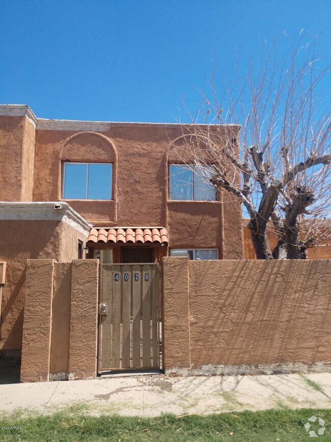 Building Photo - 4028 S 45th St