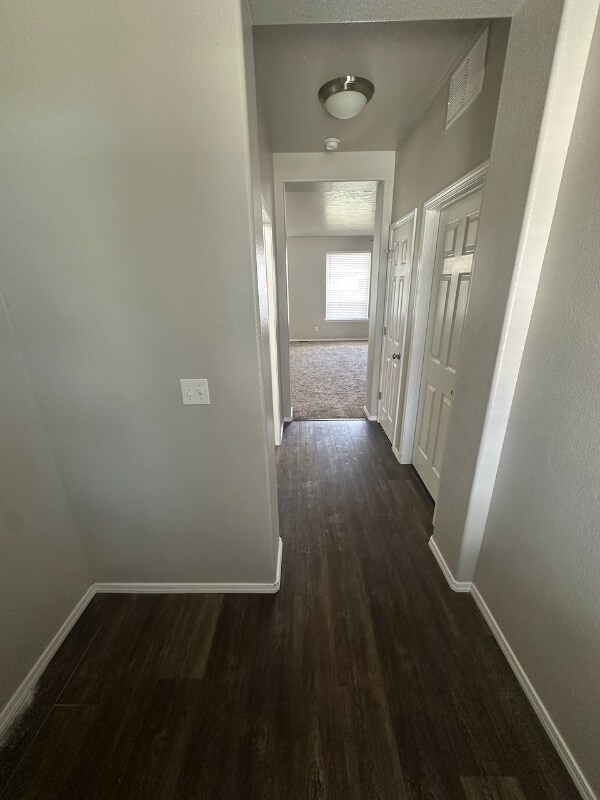 Foto del edificio - 715 SW Nugget St