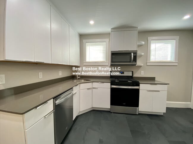 Building Photo - 23 Elmer St