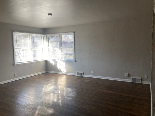 Building Photo - 24 N 60th St