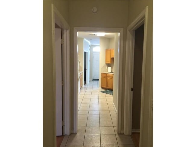 Building Photo - 213 Navarro Dr