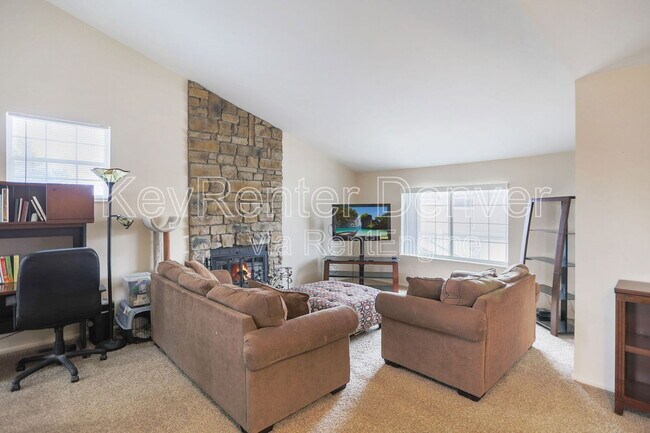 Foto del edificio - 8466 Everett Way