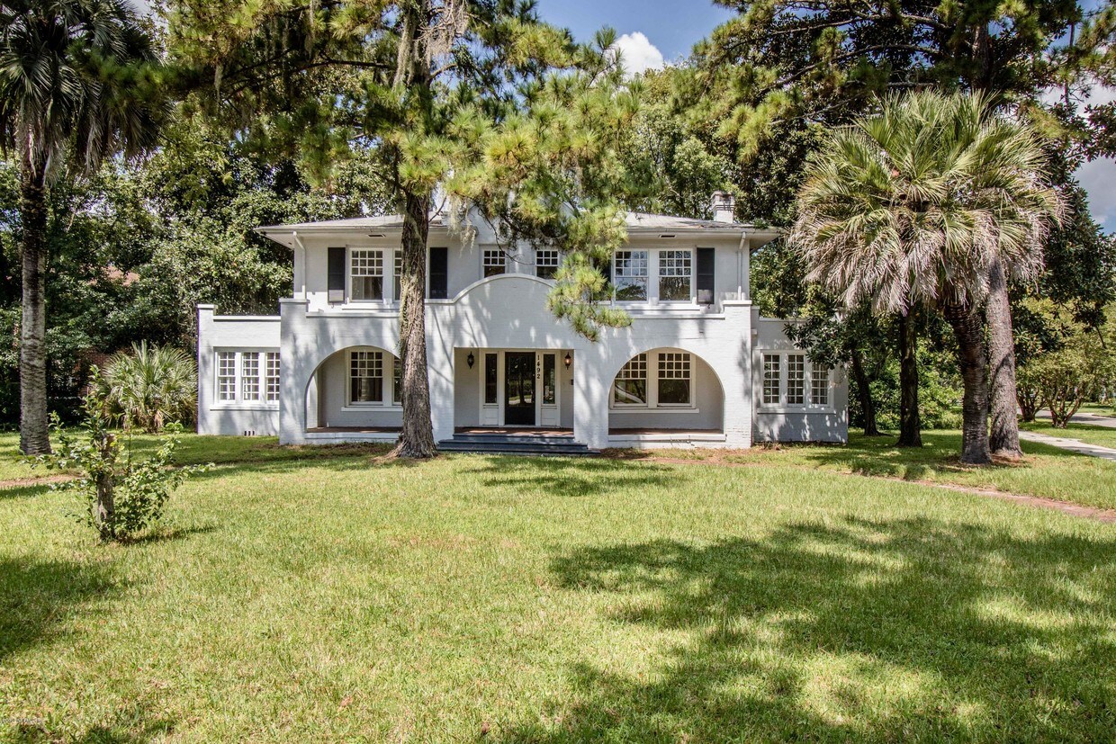 Primary Photo - 1492 Avondale Ave