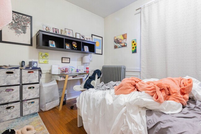 Foto del edificio - Renovated 3 Bed in Prime Brookline | Heat & Hot Water Included | High Ceilings | 9/1