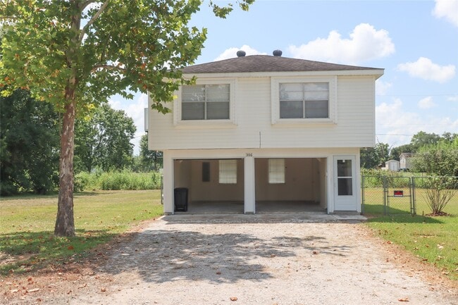 Building Photo - 306 Virginia Dr