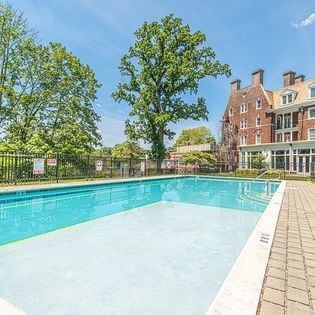 Building Photo - The Palmer
