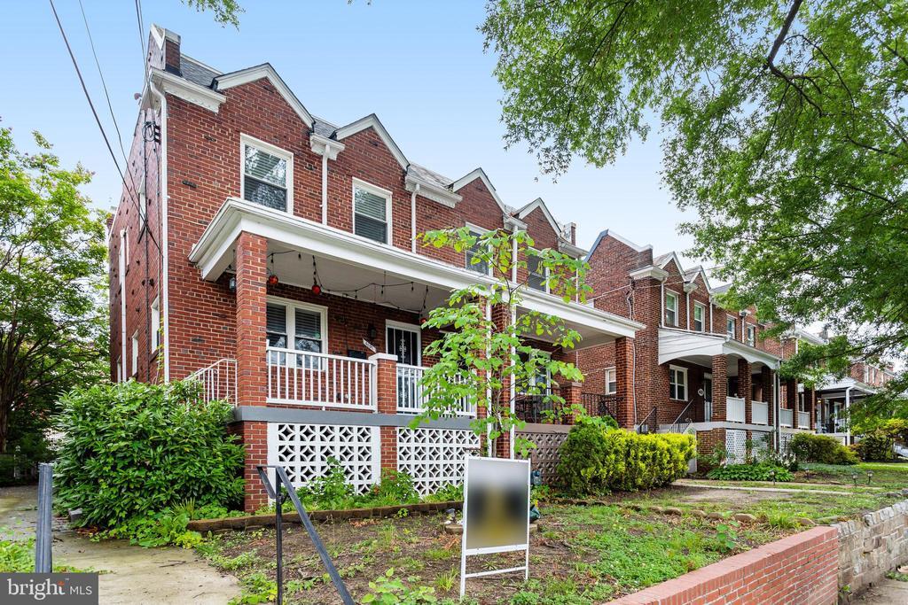 Foto principal - 4627 12th St NE